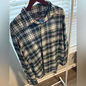 Men’s Vineyard Vines (XL) button down